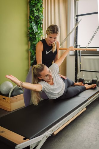 PILATES REFORMER VE SKUPINĚ